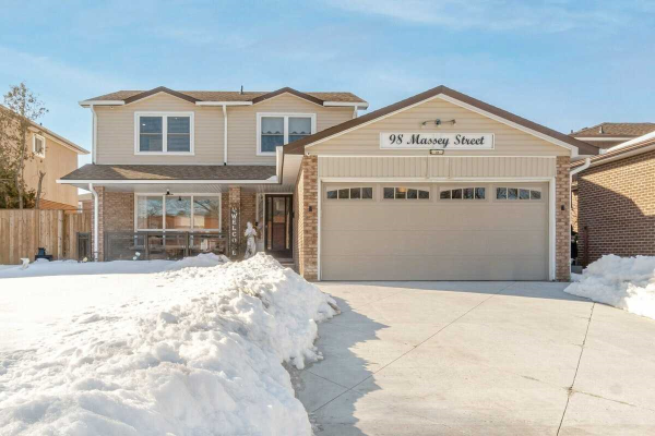 98 Massey St, Brampton