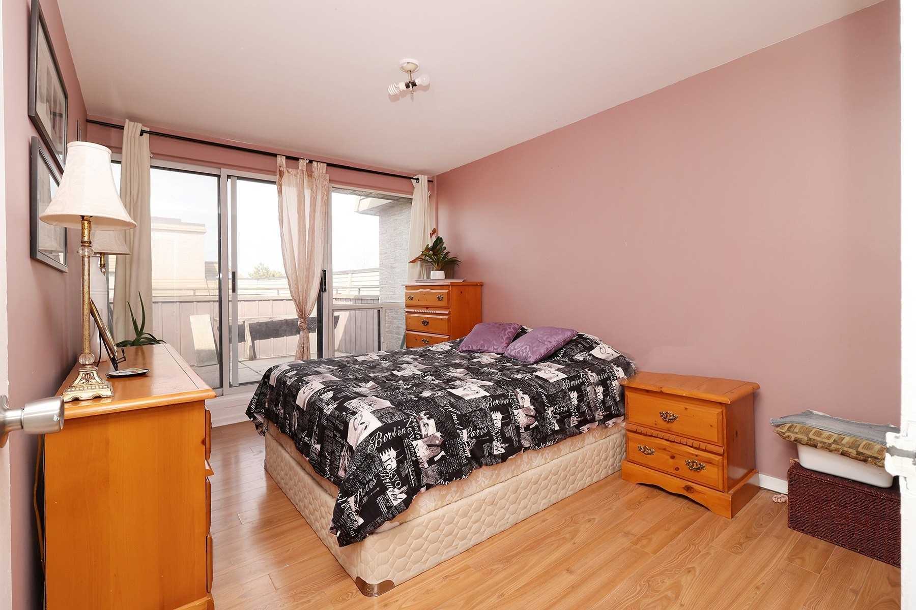 2095 Roche Crt, #242