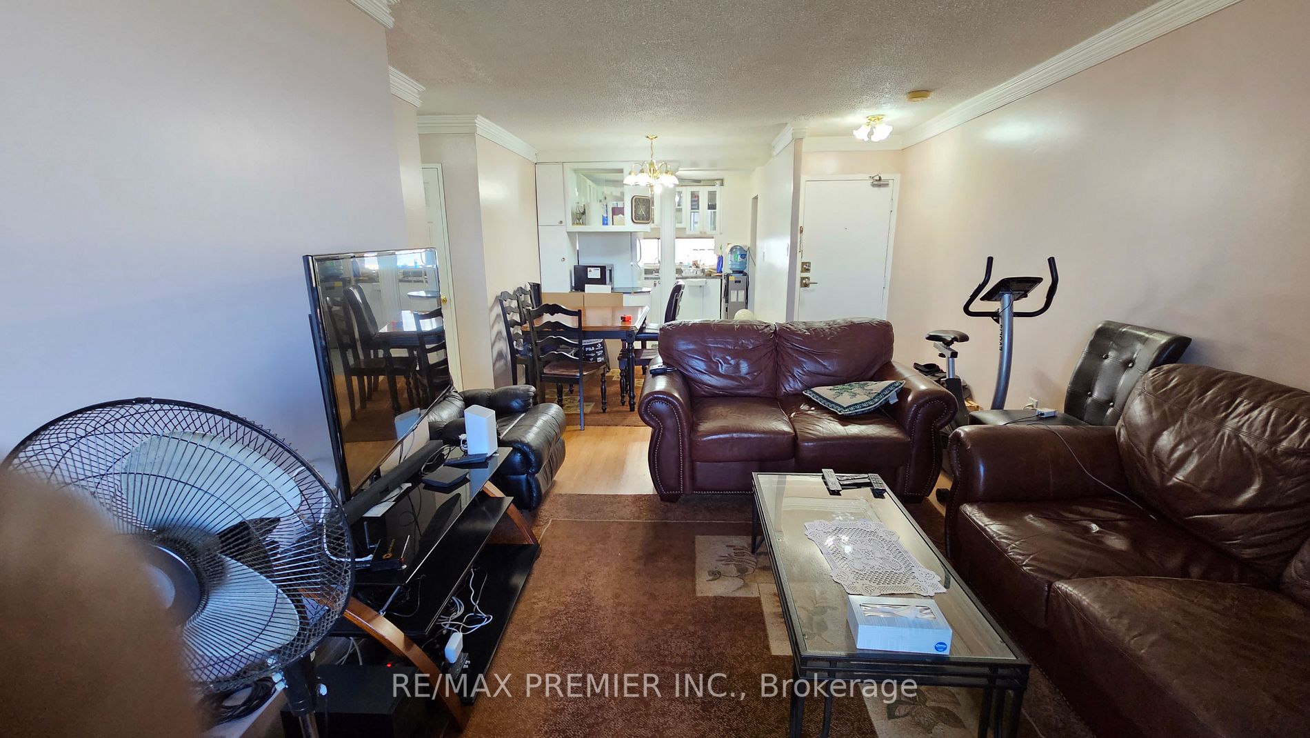 4673 Jane St, #904