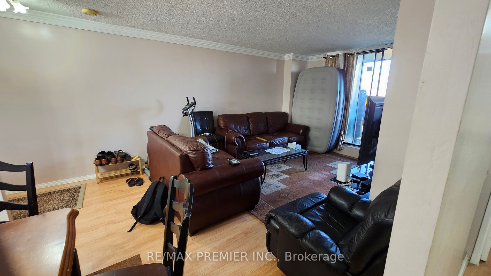 4673 Jane St, #904