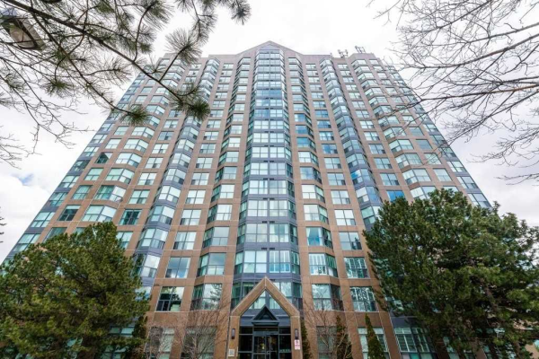 2177 Burnhamthorpe Rd, Mississauga