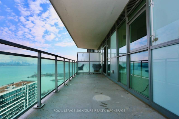 33 Shore Breeze Dr, Toronto