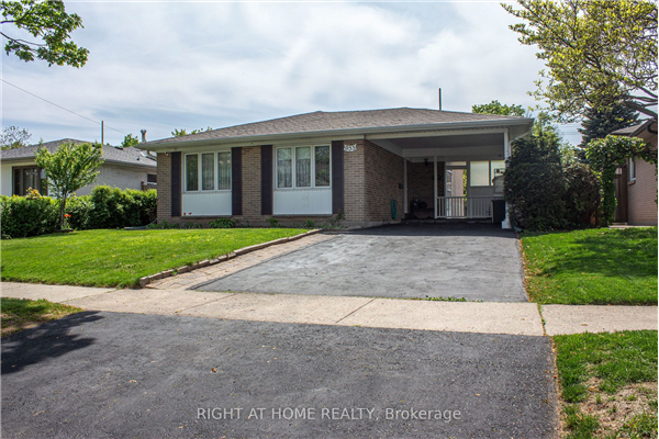 953 Parthia Cres, Mississauga