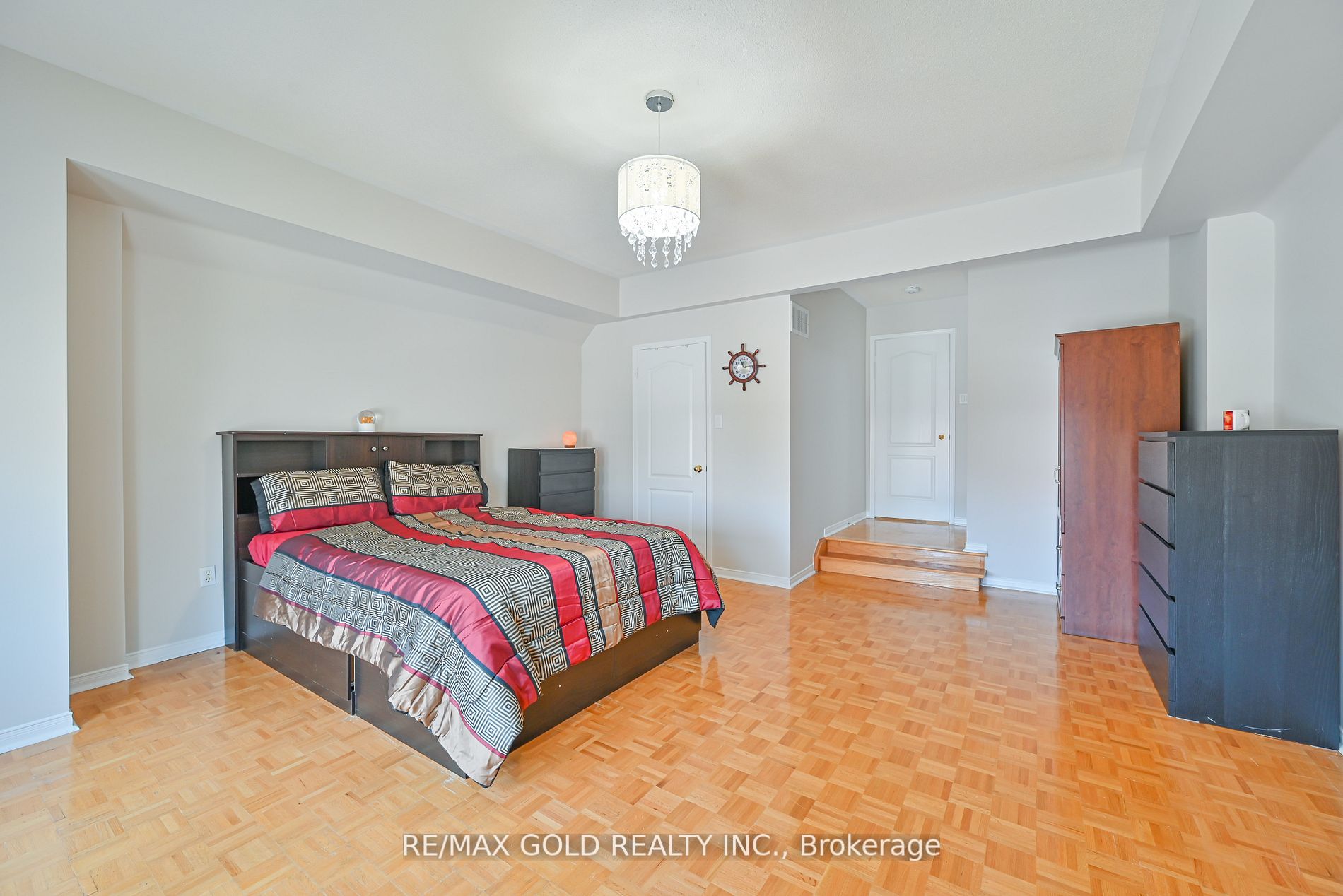 Listing W5998048 - Large Photo # 12