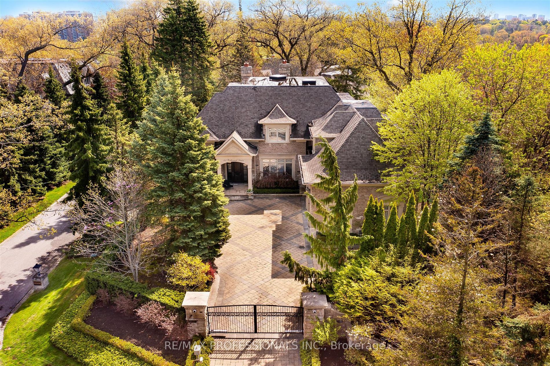 Listing W5998060 - Large Photo # 2