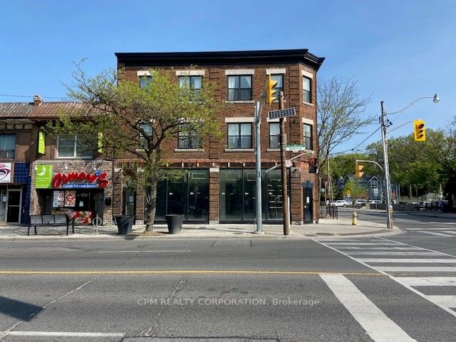 2402 Bloor St W