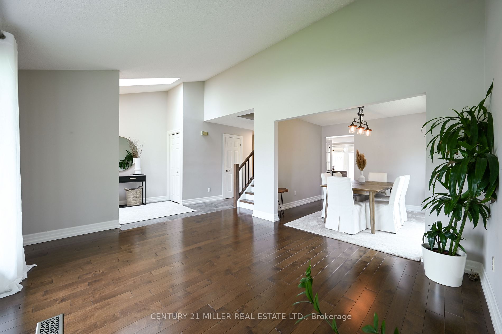 412 Swanson Crt