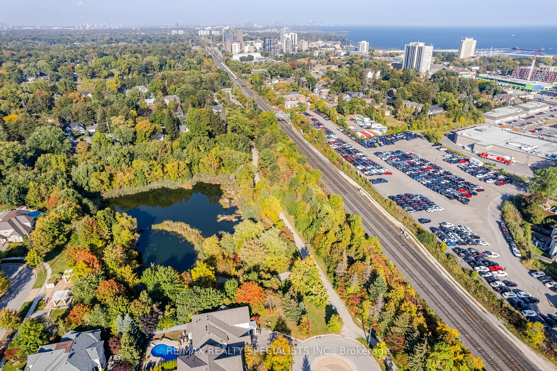 376 Lakeshore Rd W