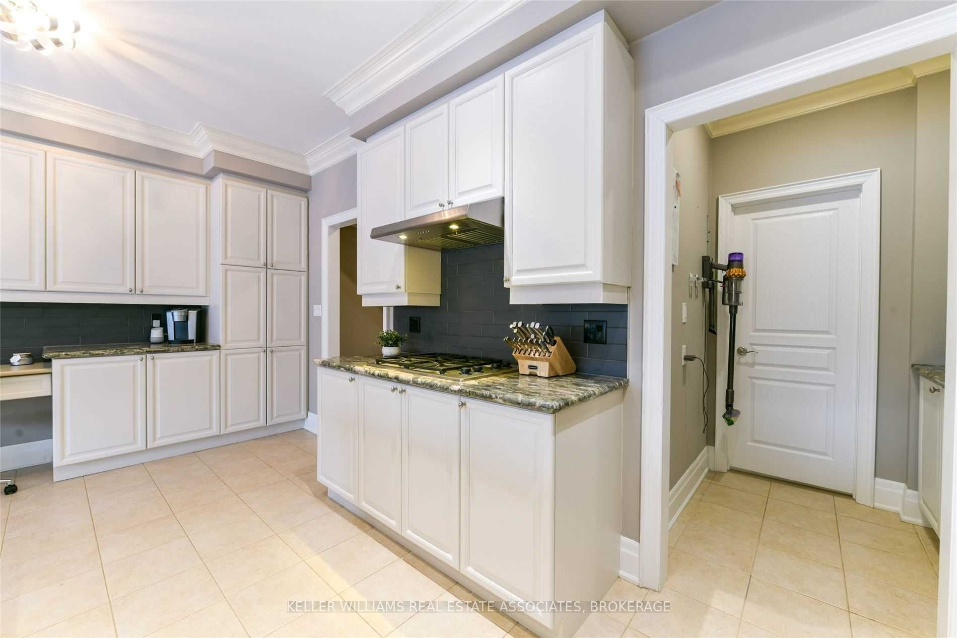 Listing W5998839 - Large Photo # 12