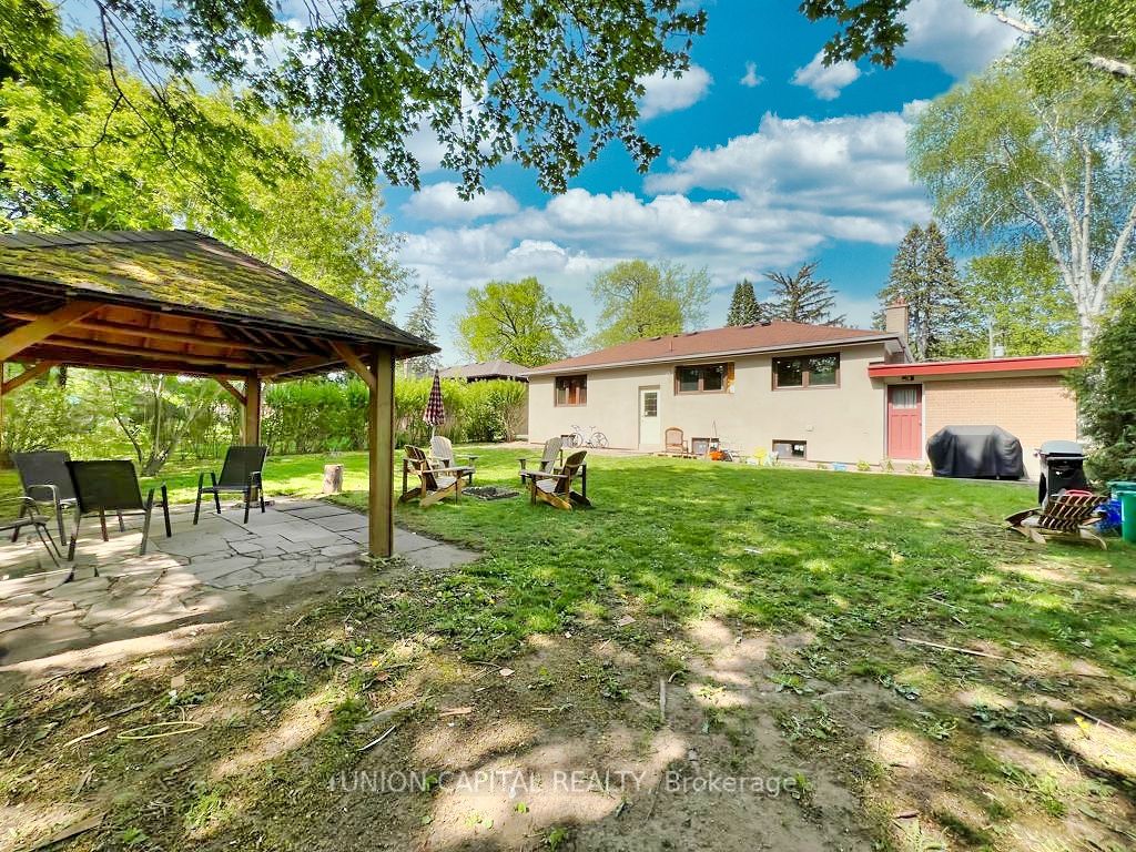 208 Glen Oak Dr