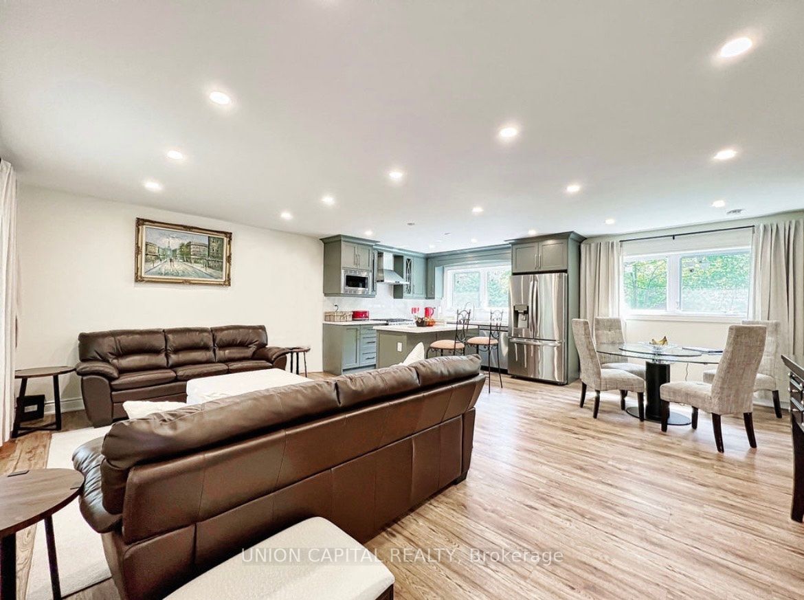 208 Glen Oak Dr