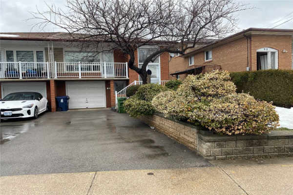 97 Plunkett Rd, Toronto