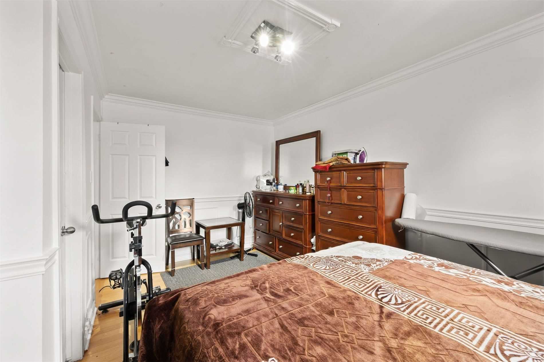 7560 Goreway Drive, #20