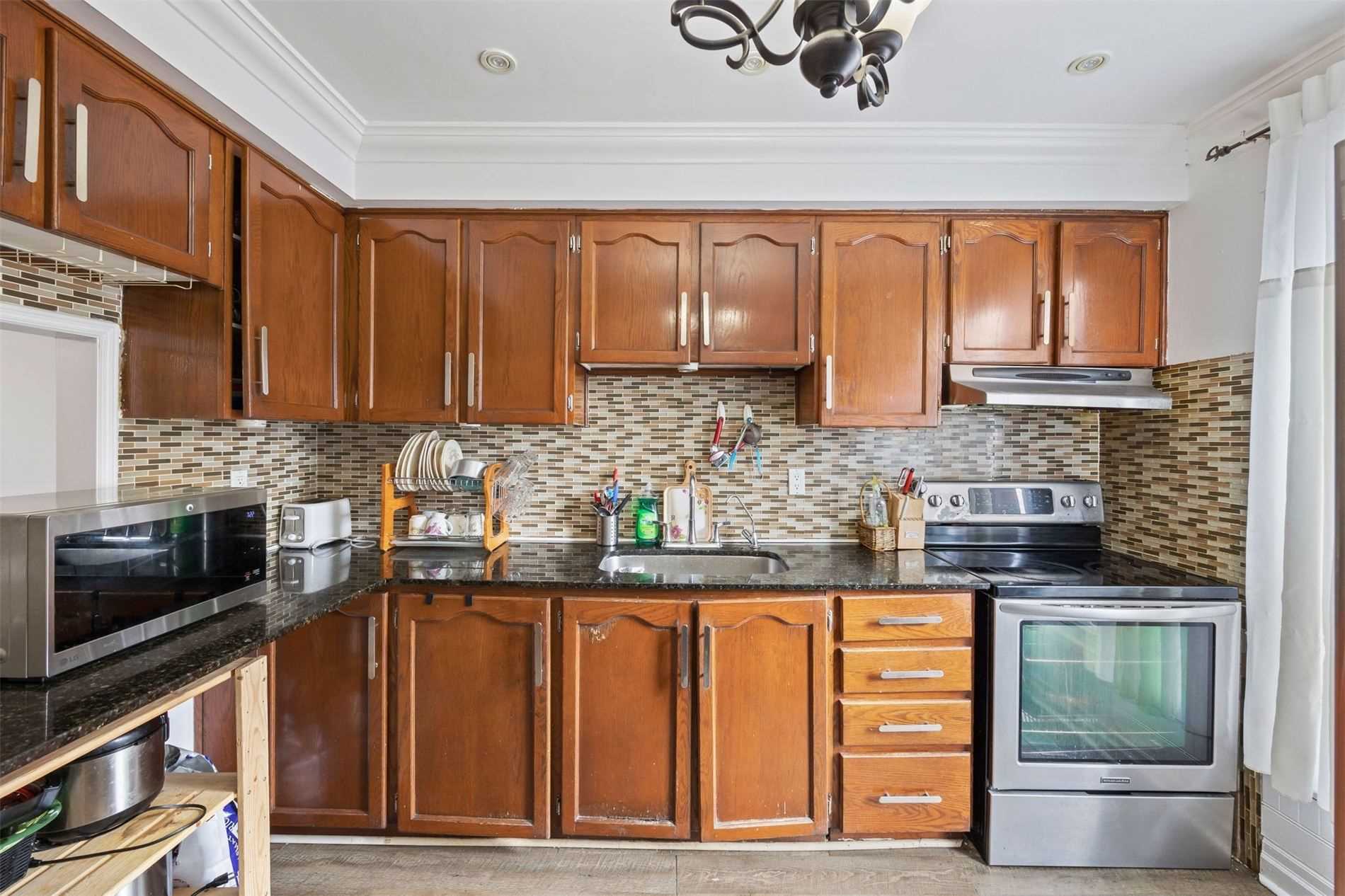 7560 Goreway Drive, #20