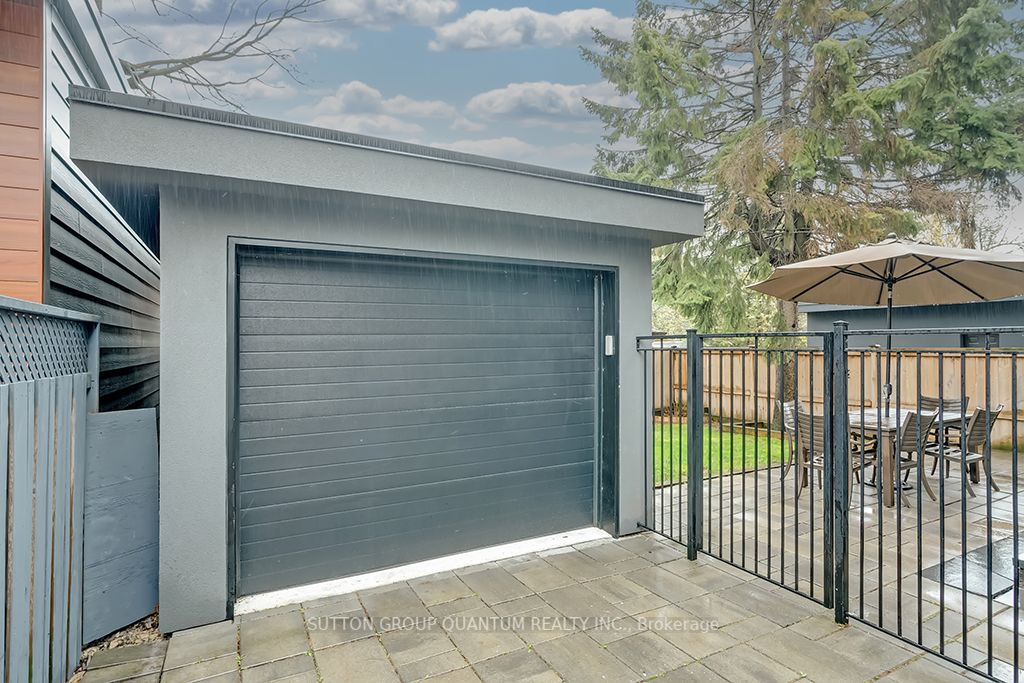 5 Dartmouth Cres