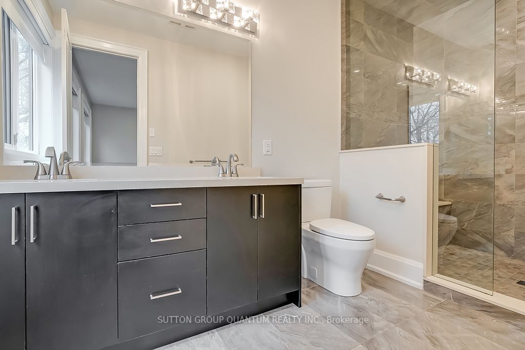 5 Dartmouth Cres
