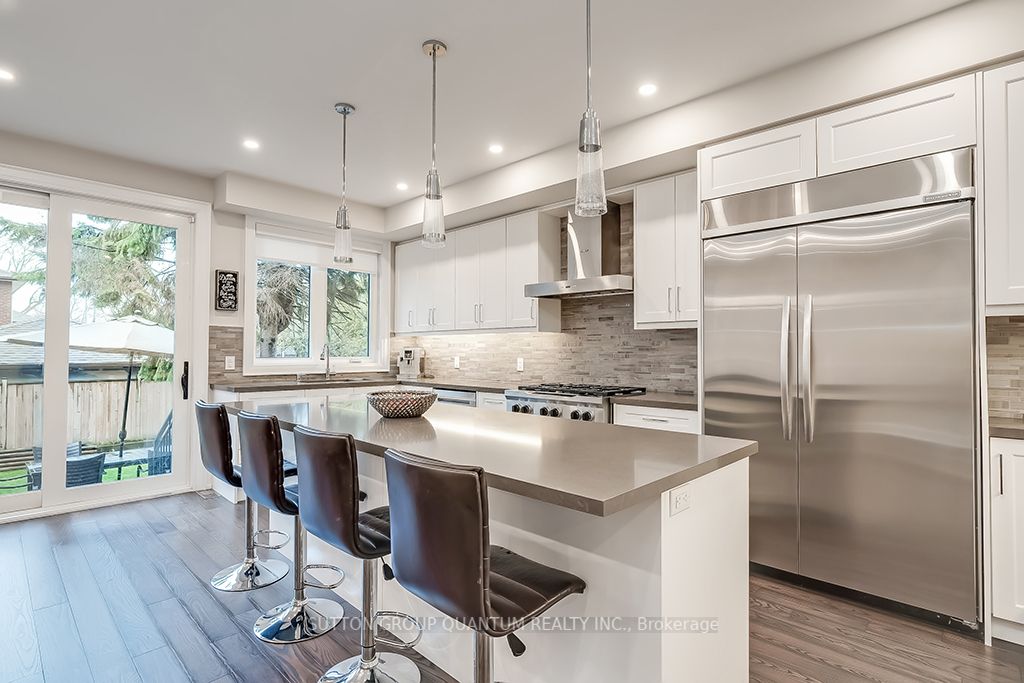 5 Dartmouth Cres