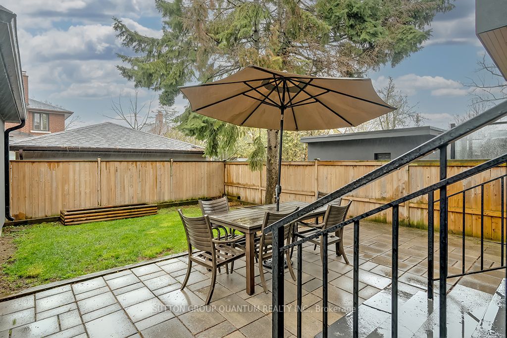 5 Dartmouth Cres