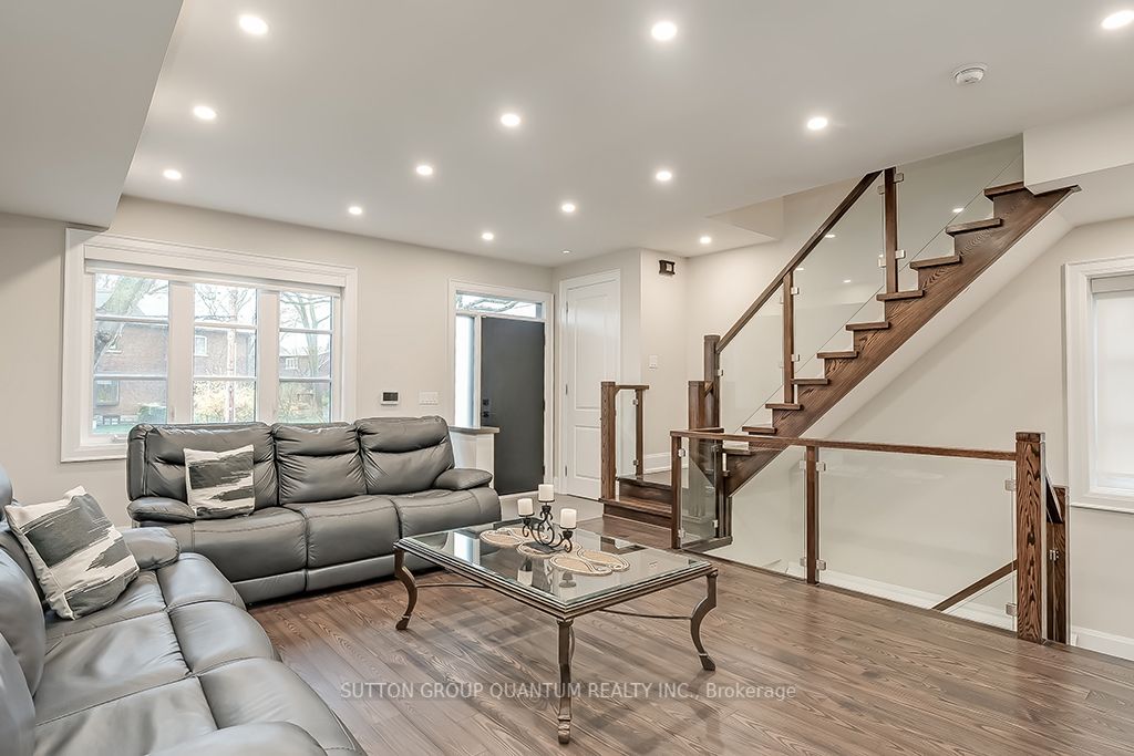 5 Dartmouth Cres
