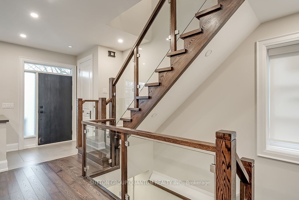 5 Dartmouth Cres