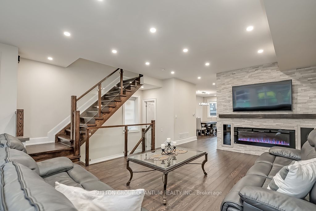 5 Dartmouth Cres