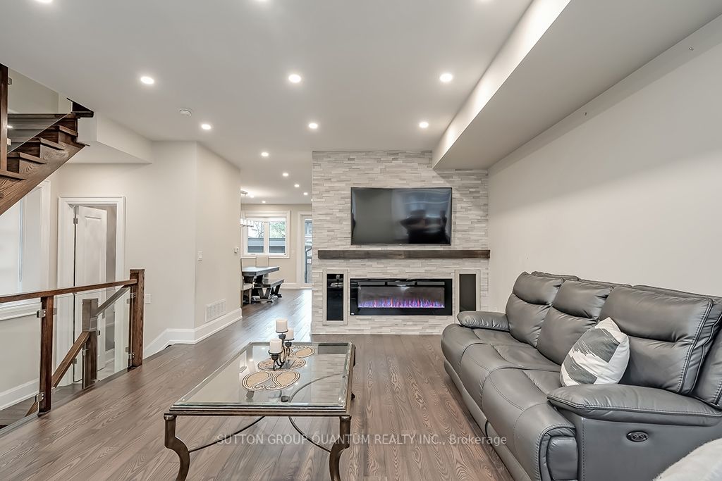 5 Dartmouth Cres