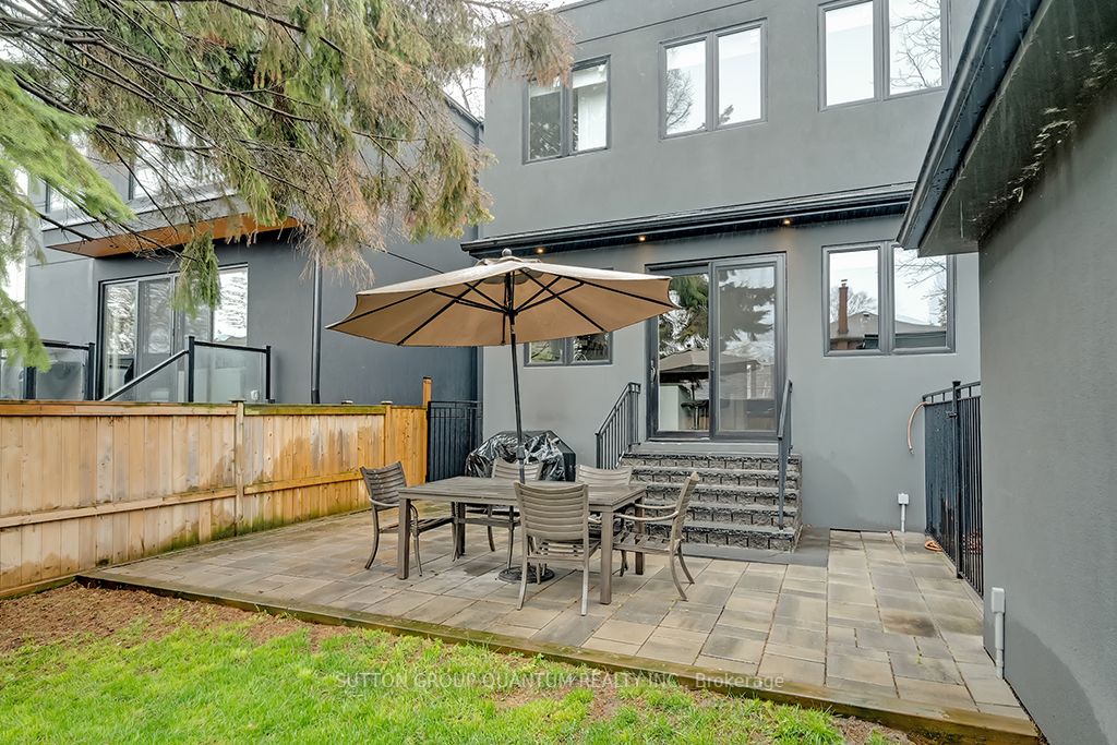 5 Dartmouth Cres