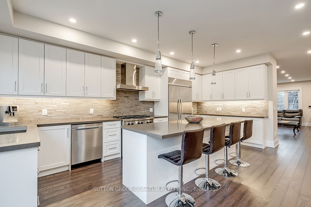 5 Dartmouth Cres