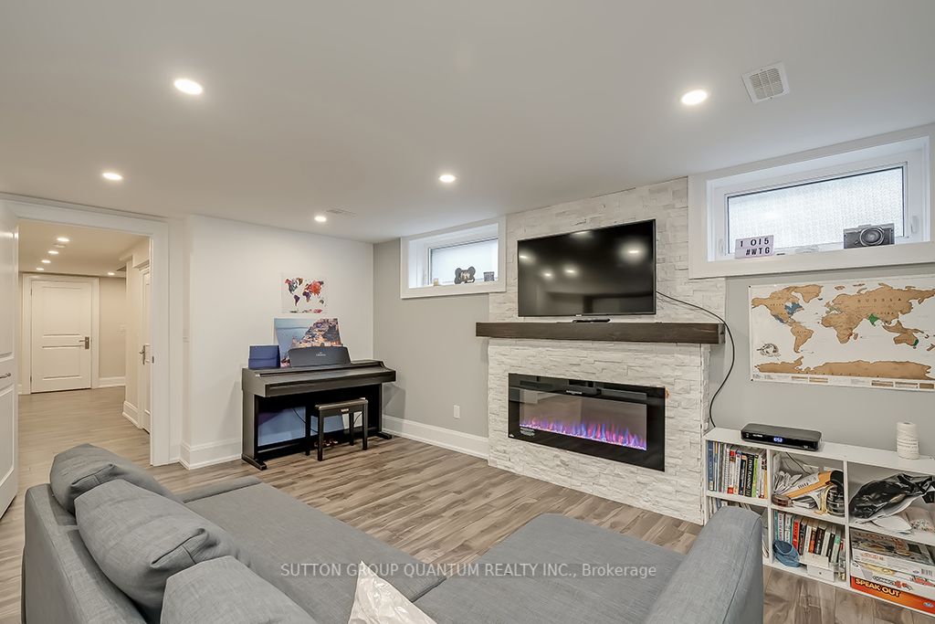 5 Dartmouth Cres