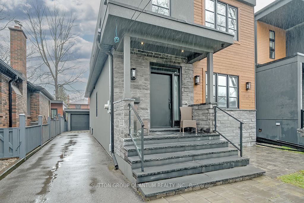 5 Dartmouth Cres