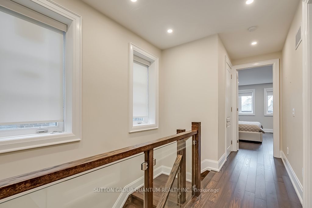 5 Dartmouth Cres