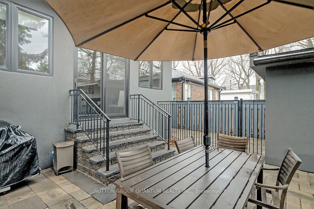 5 Dartmouth Cres