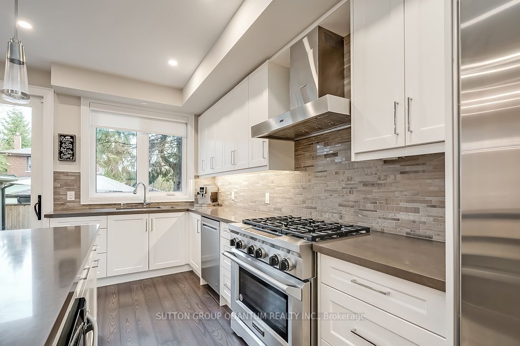 5 Dartmouth Cres