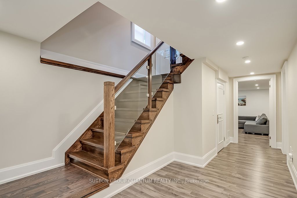 5 Dartmouth Cres