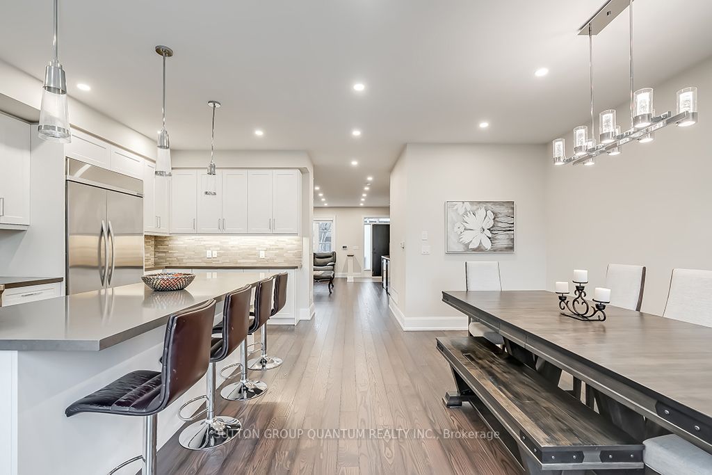5 Dartmouth Cres