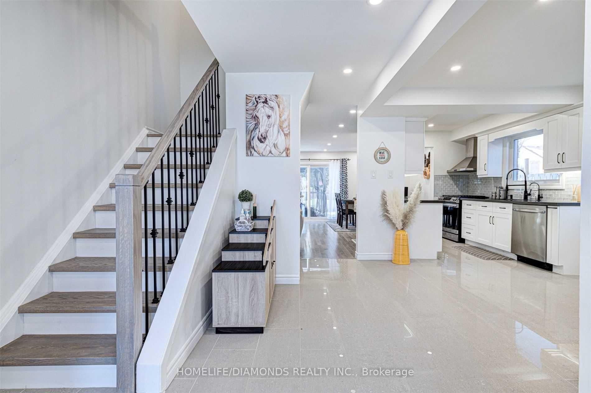 68 Radford Dr
