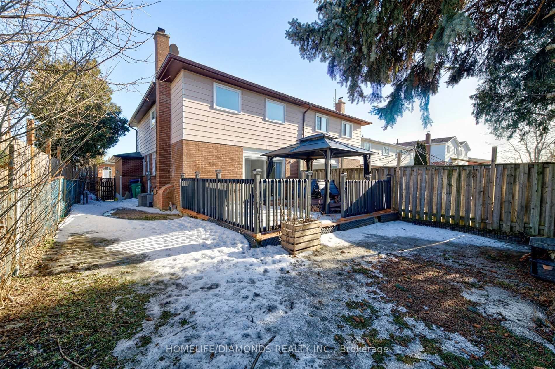 68 Radford Dr