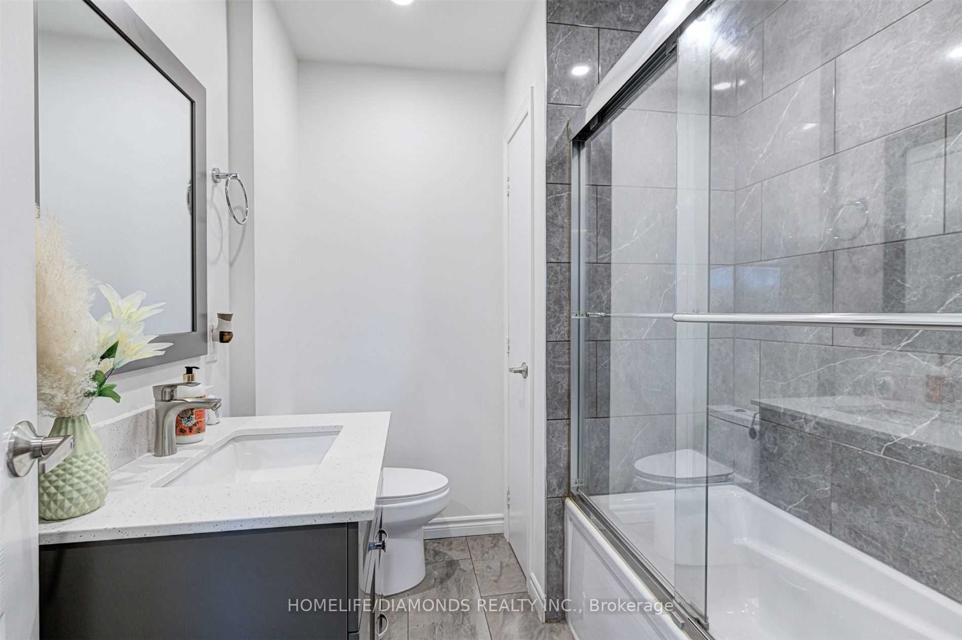 68 Radford Dr