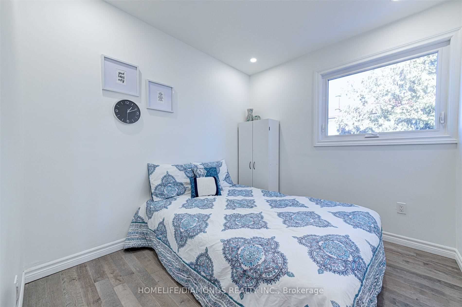68 Radford Dr