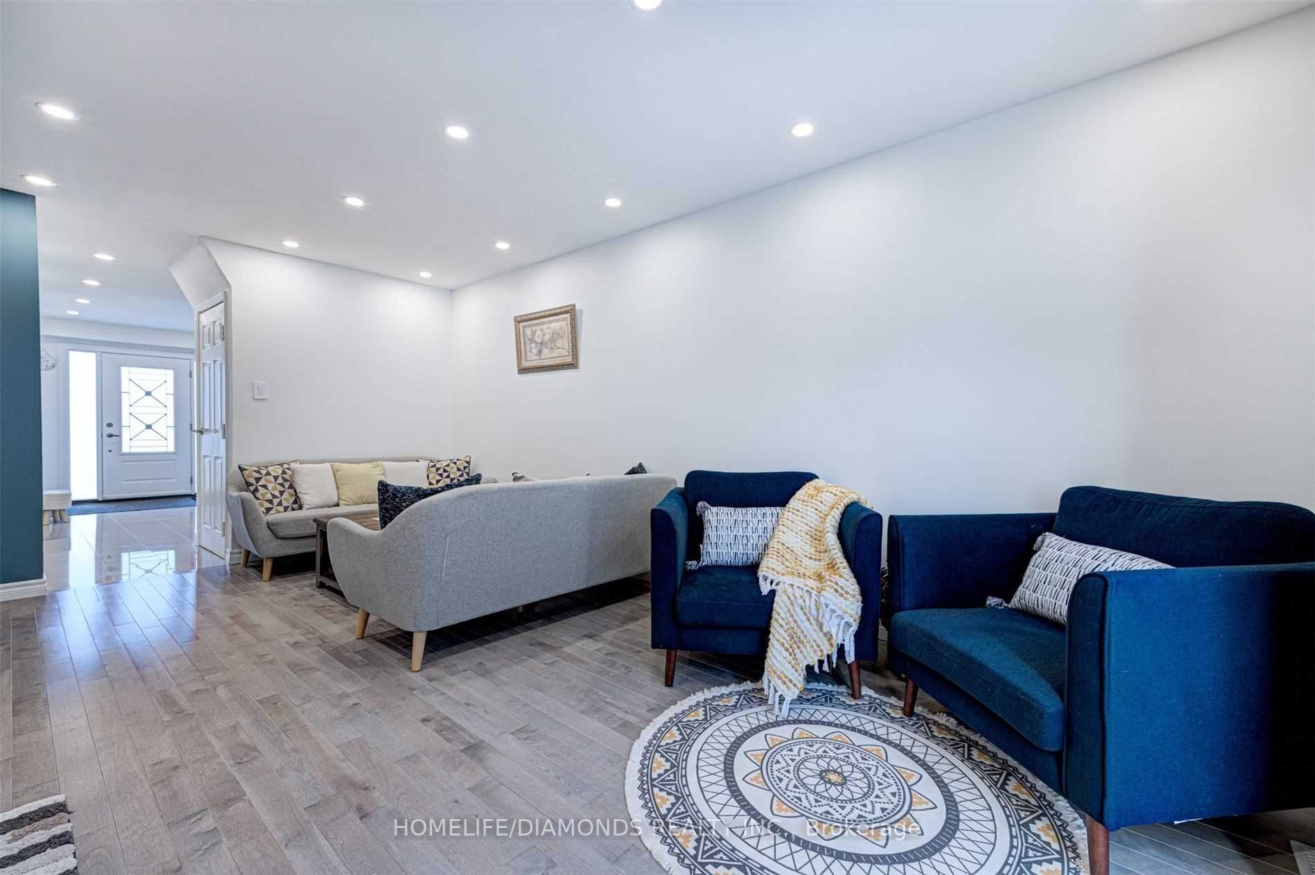68 Radford Dr
