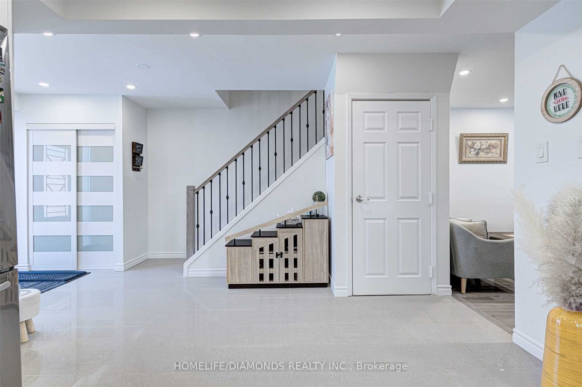 68 Radford Dr