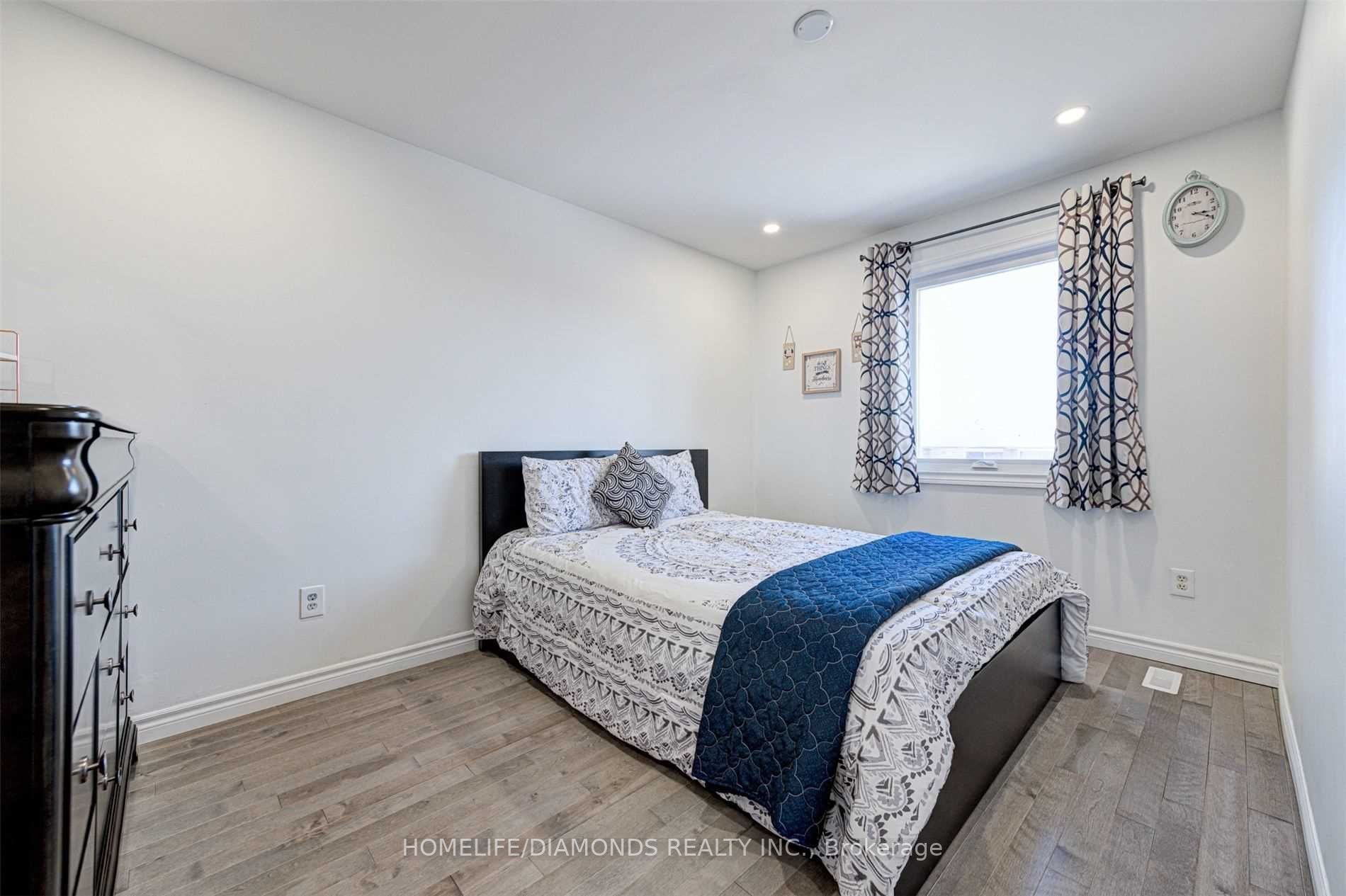 68 Radford Dr