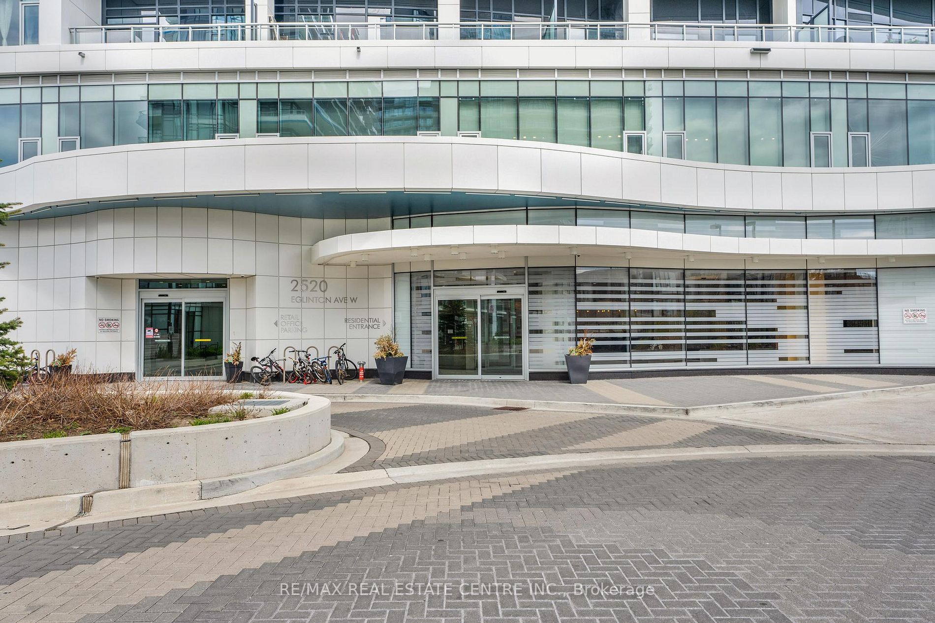 2520 Eglinton Ave W, #1813