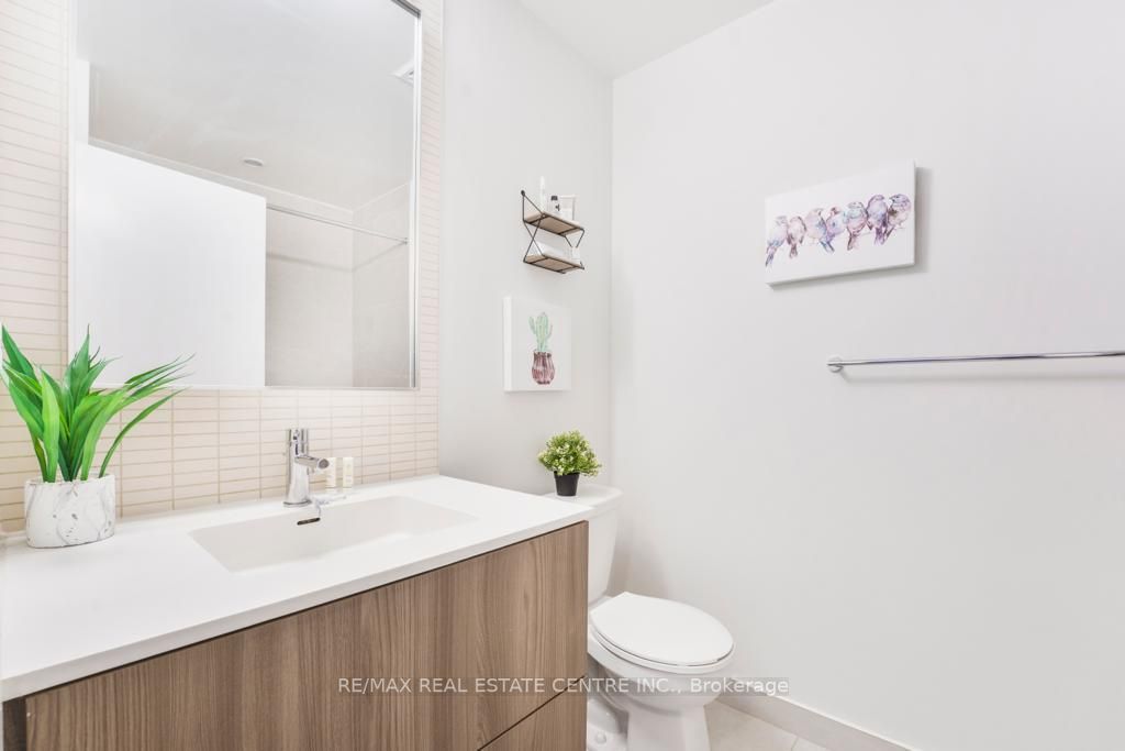 2520 Eglinton Ave W, #1813