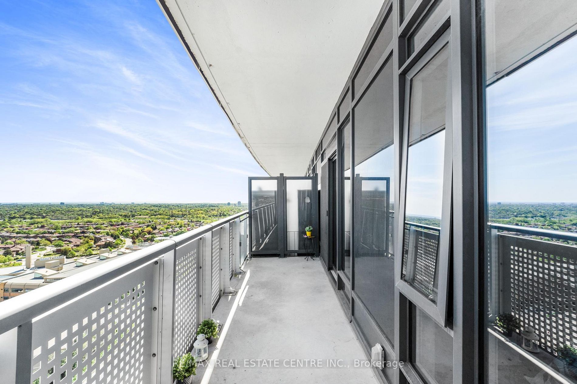 2520 Eglinton Ave W, #1813