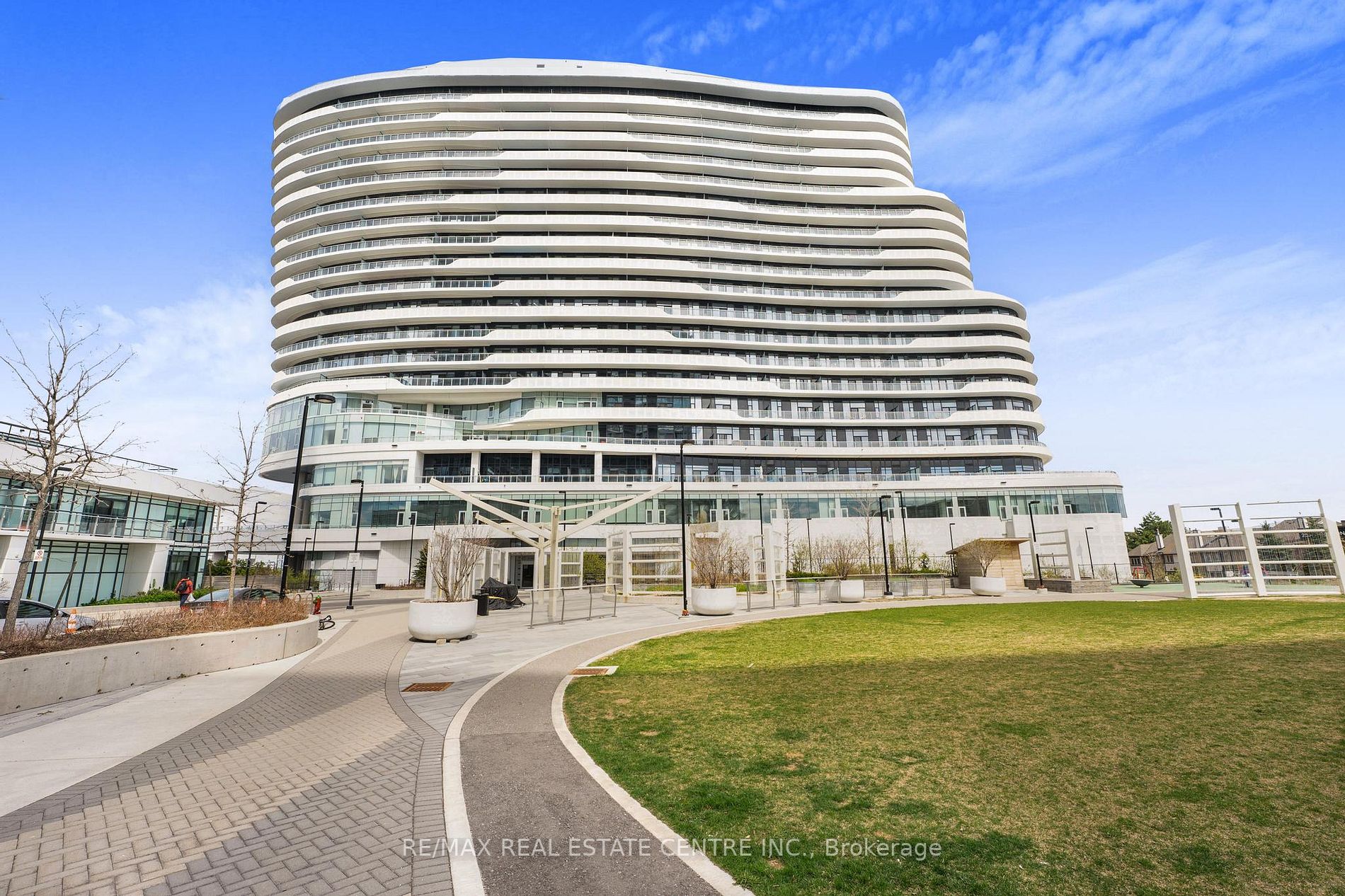 2520 Eglinton Ave W, #1813