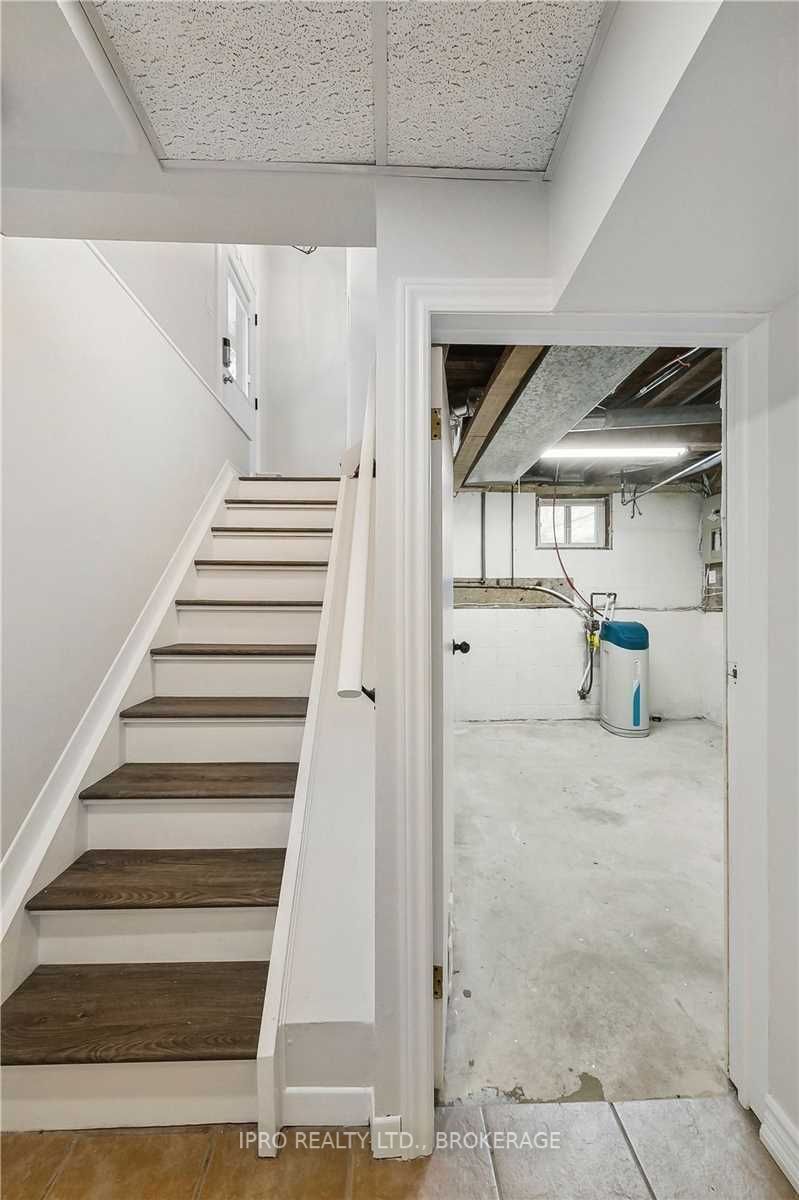 60 Ontario St