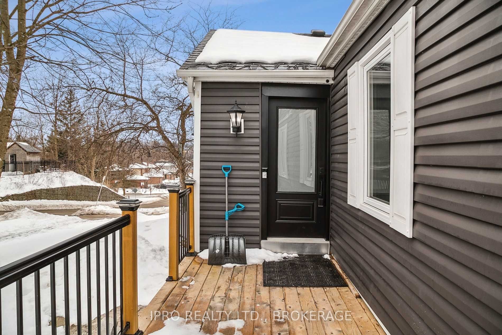 60 Ontario St