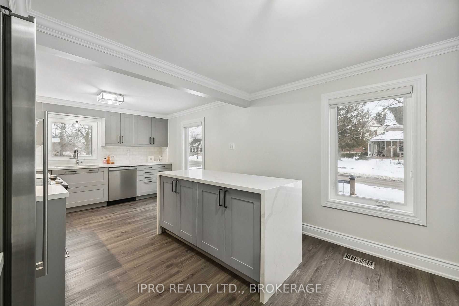 60 Ontario St