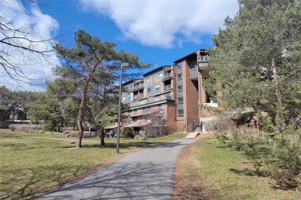 1000 Cedarglen Gate, Mississauga